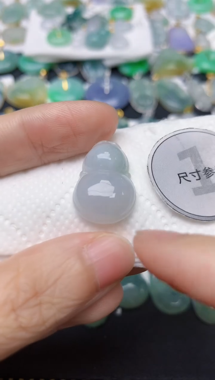 翡翠未镶嵌颈饰天然缅甸A货翡翠