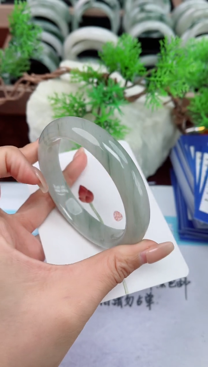 【闪购商品】石英质玉手镯未镶嵌268