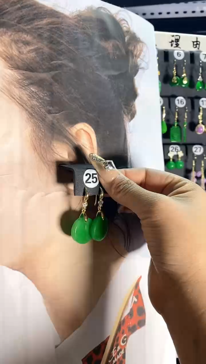 【闪购商品】翡翠颈饰银S925镶嵌25....