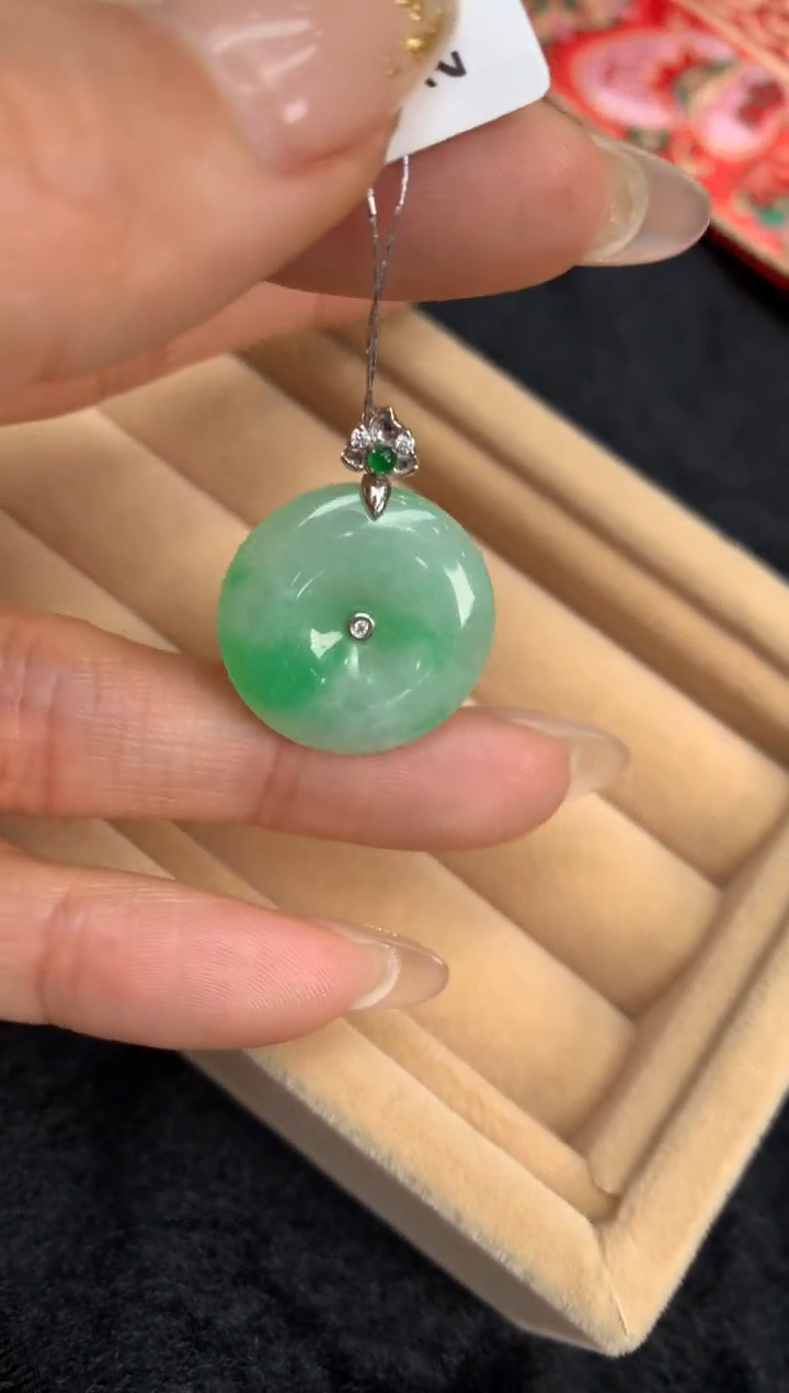 【闪购商品】翡翠颈饰18K金镶嵌平安扣