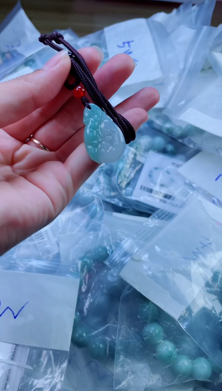 翡翠戒指未镶嵌挂件