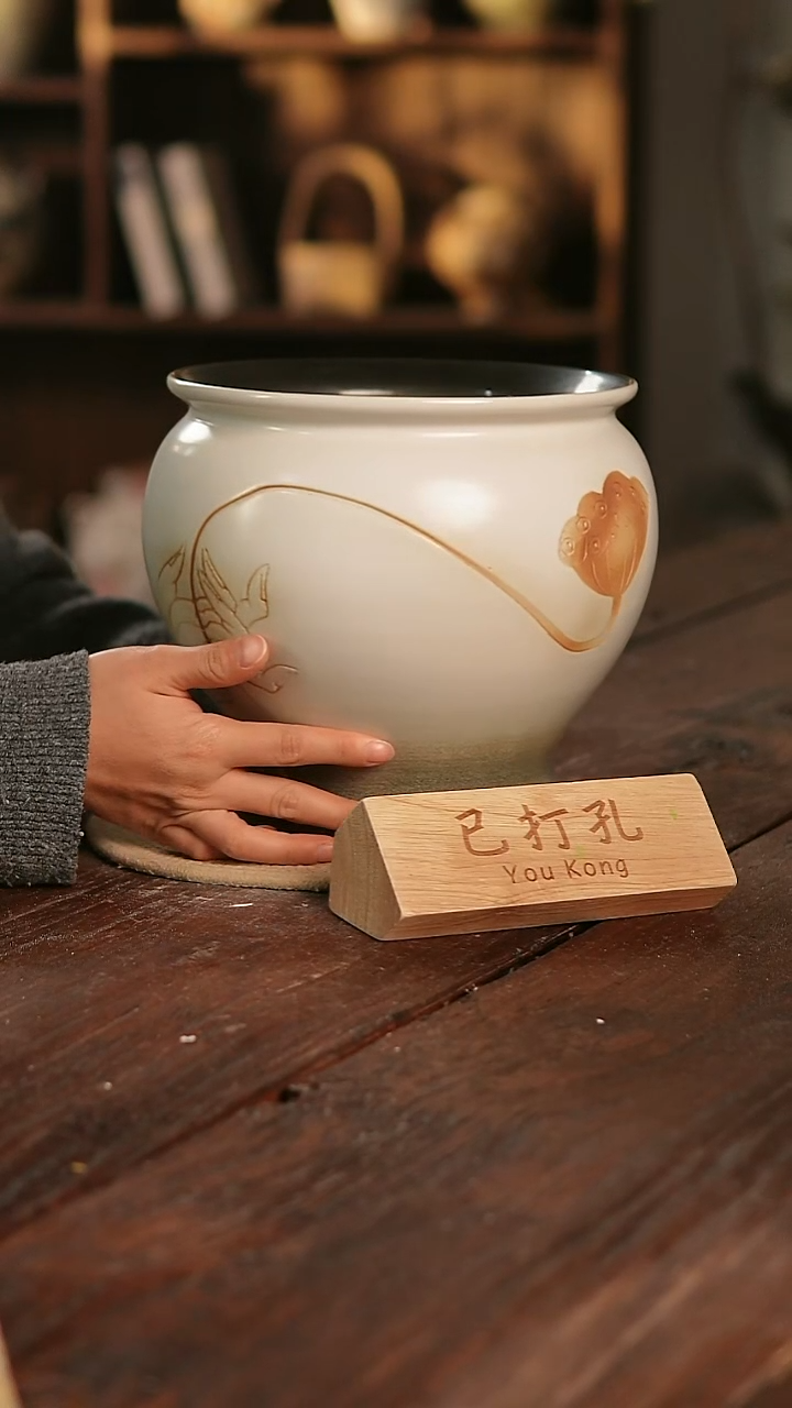 摆件12-149高21口21误差已打孔