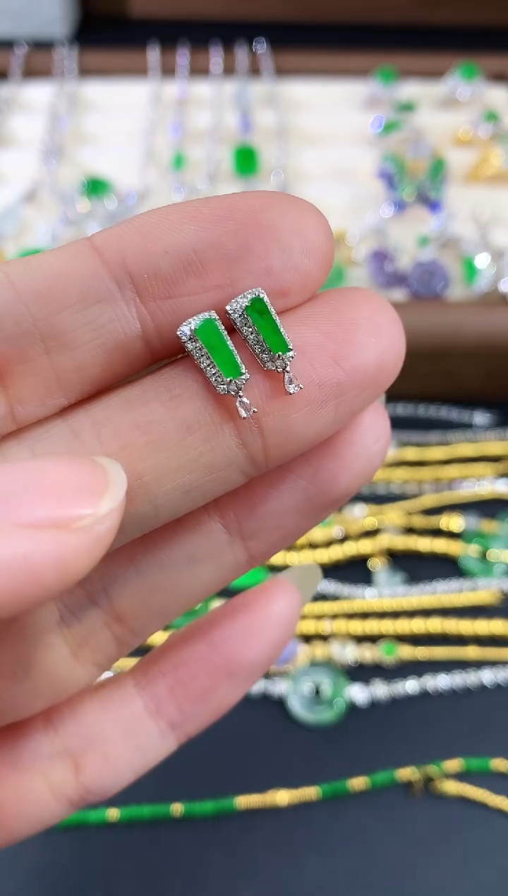 18K金镶嵌翡翠耳饰195|3500