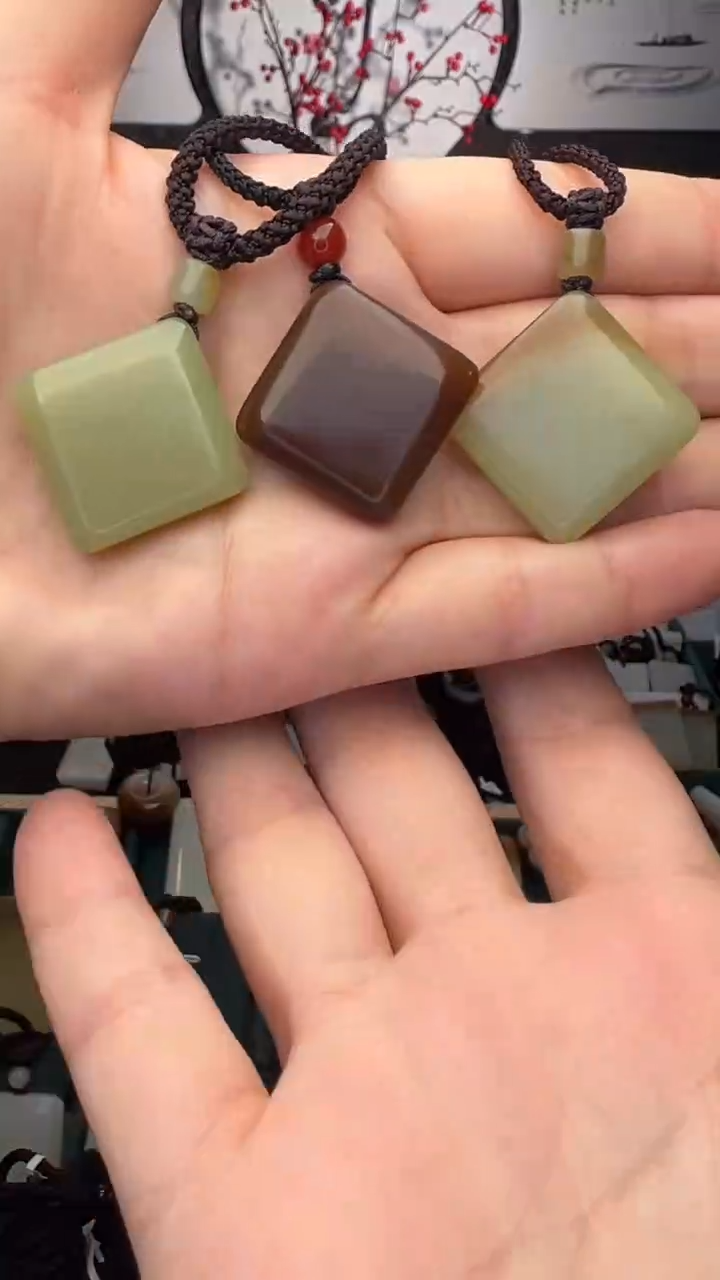 颈饰未镶嵌和田玉R+J