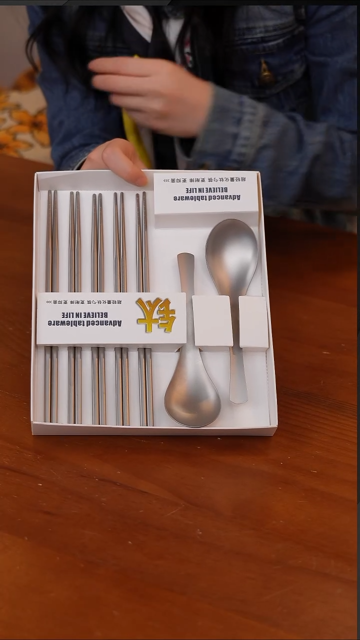 陶10-钛餐具2勺+5双筷子
