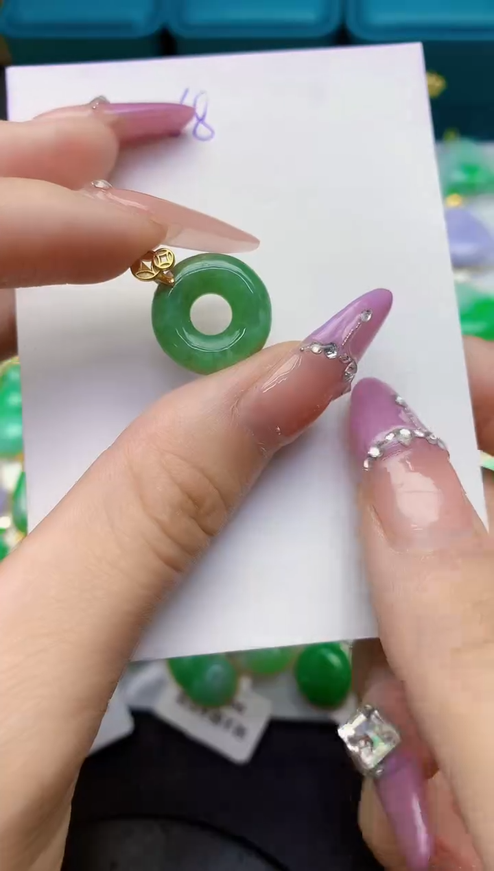 翡翠未镶嵌颈饰缅甸天然翡翠a货