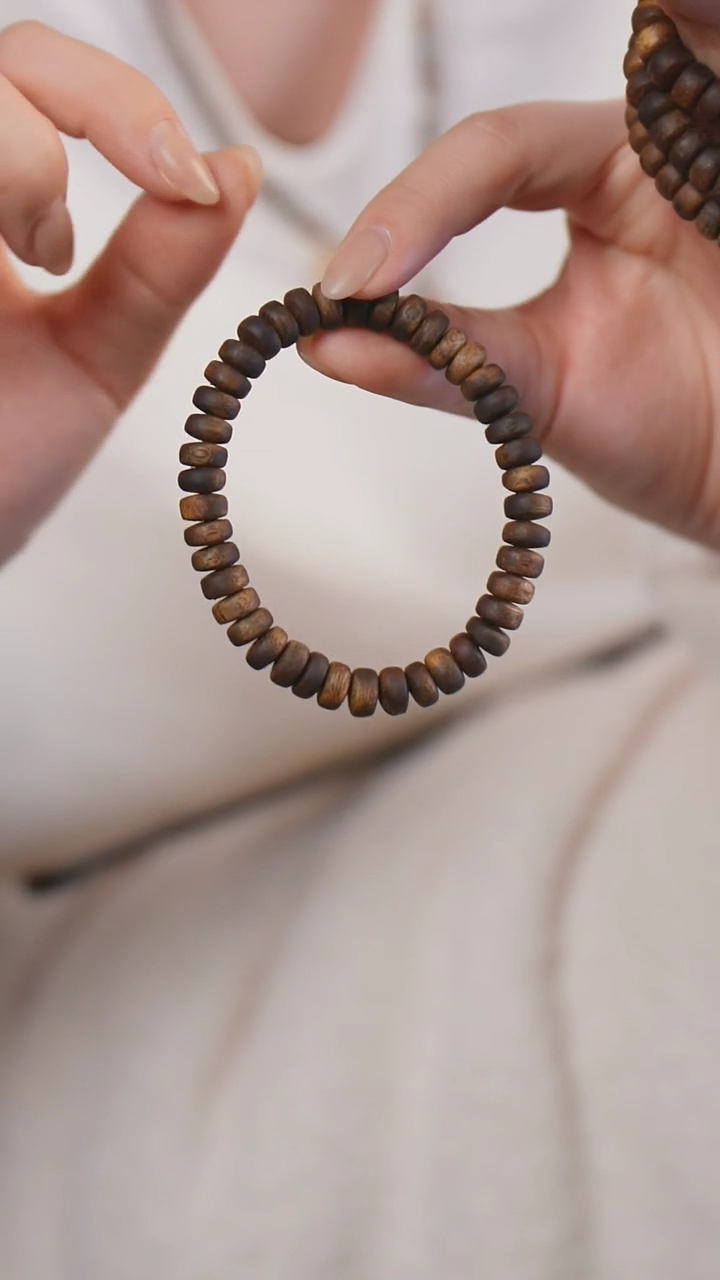 【闪购商品】沉香手串7CG4G417030乌