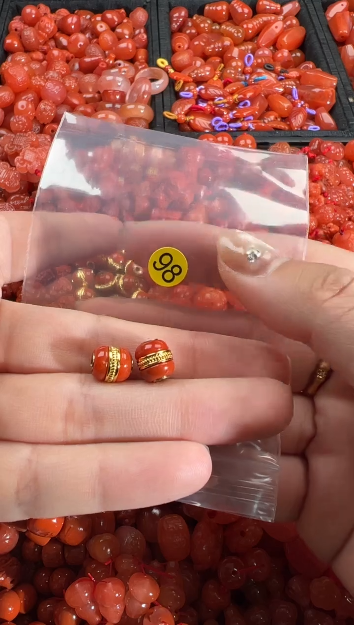 【闪购商品】南红玛瑙颈饰未镶嵌1