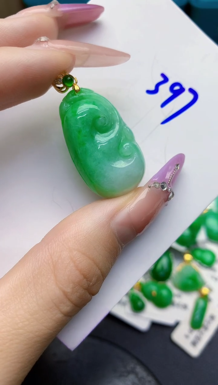 颈饰未镶嵌翡翠缅甸天然翡翠A货