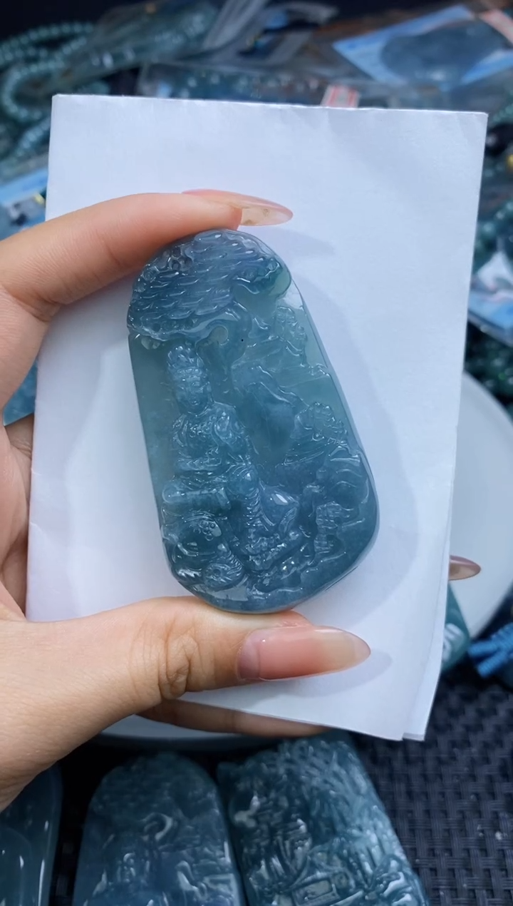 【闪购商品】翡翠颈饰未镶嵌             