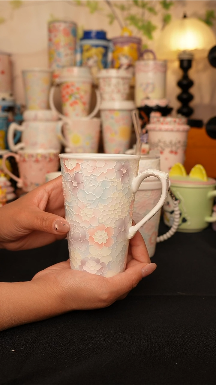 陶景德镇手绘的杯子 