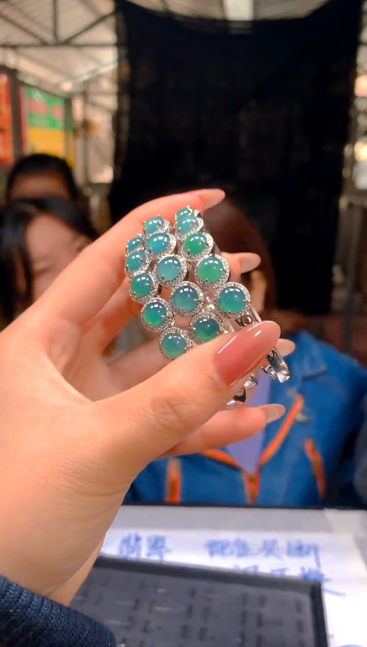 【闪购商品】定制翡翠未镶嵌68定制翡翠 多样性发货（发其一）