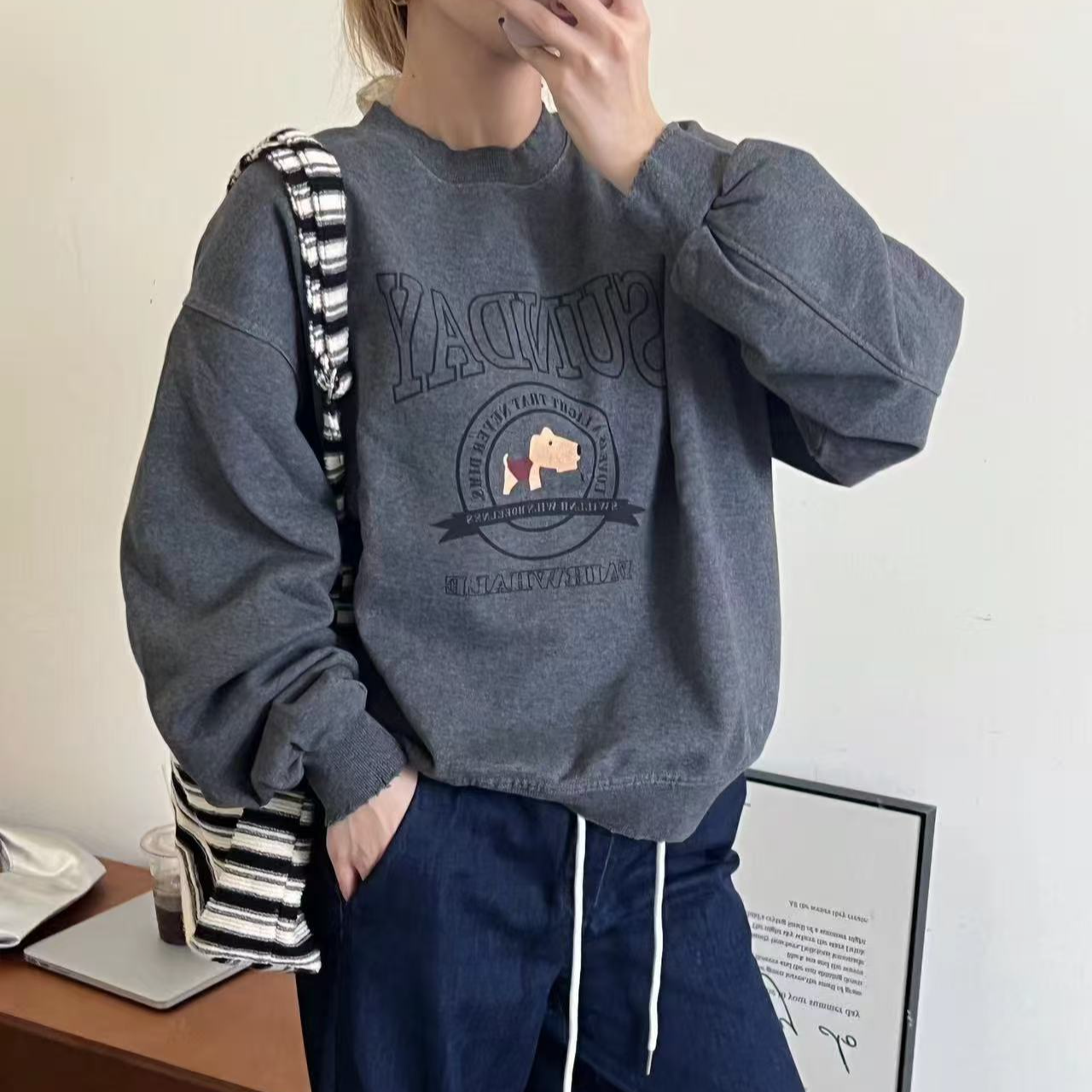 【主播推荐】女士毛圈SUN字母小狗圆领卫衣5172