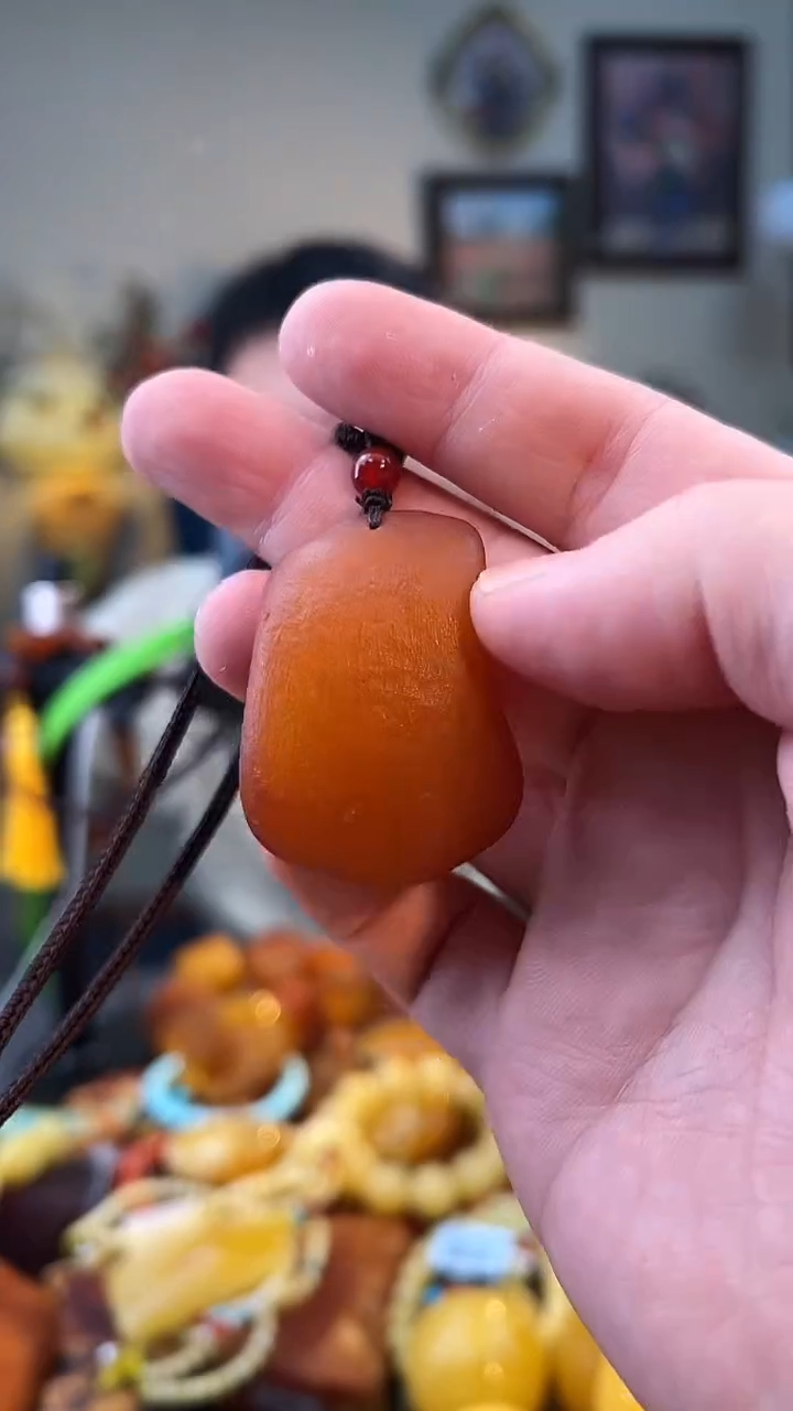 琥珀颈饰未镶嵌吊坠