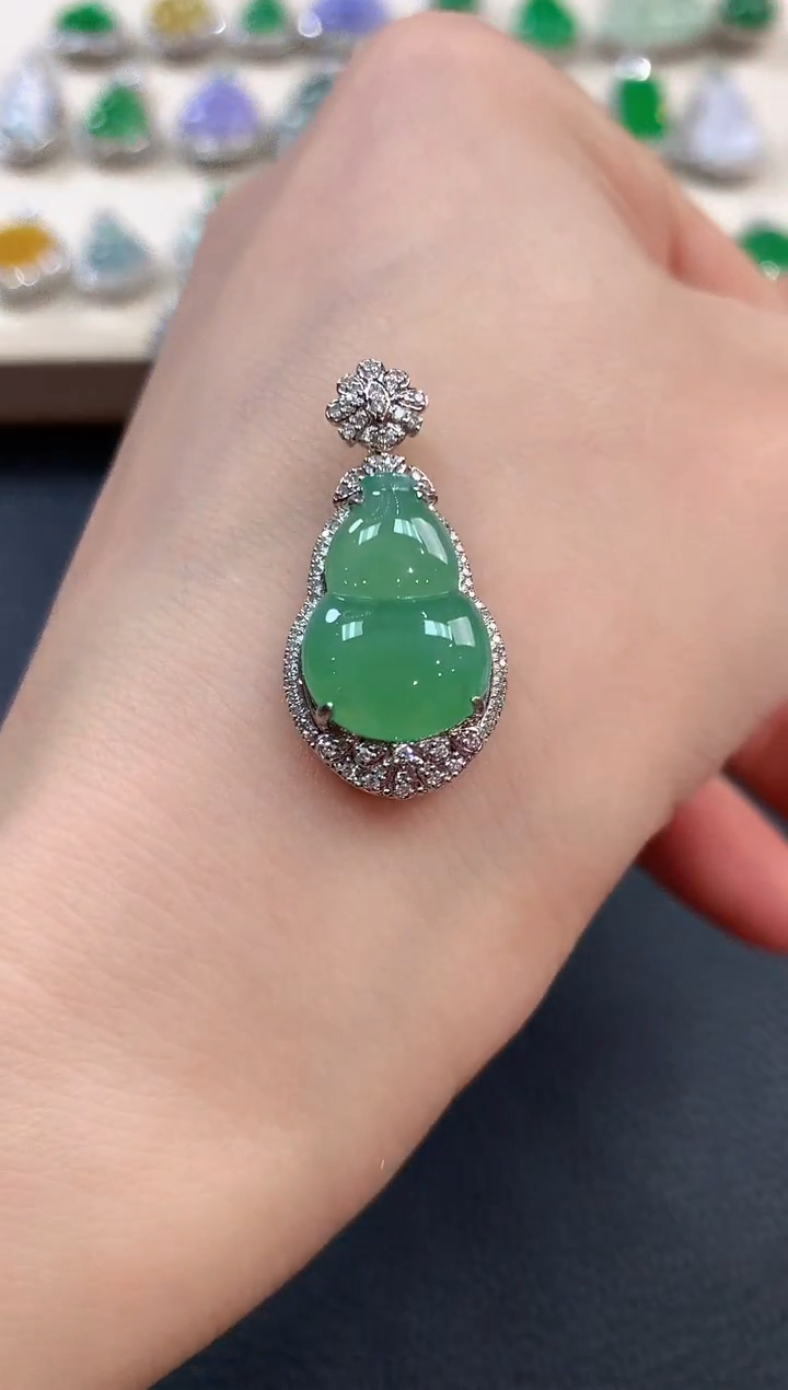 【闪购商品】翡翠吊坠(不含链)18K金镶嵌b32     