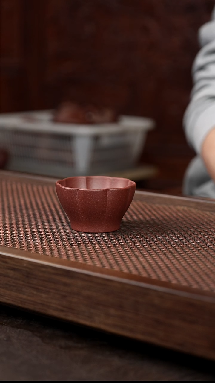 茶杯紫砂紫泥葵口杯