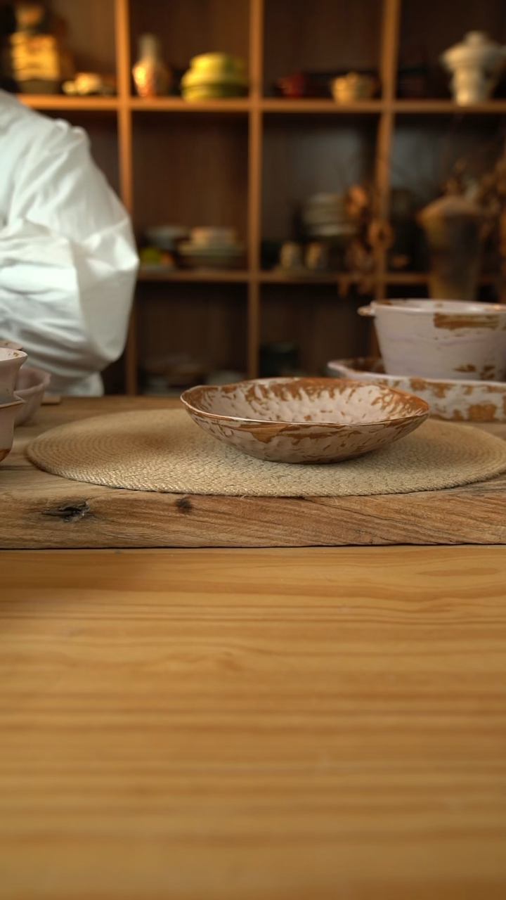 橡皮粉系列的8英寸手捏盘1个