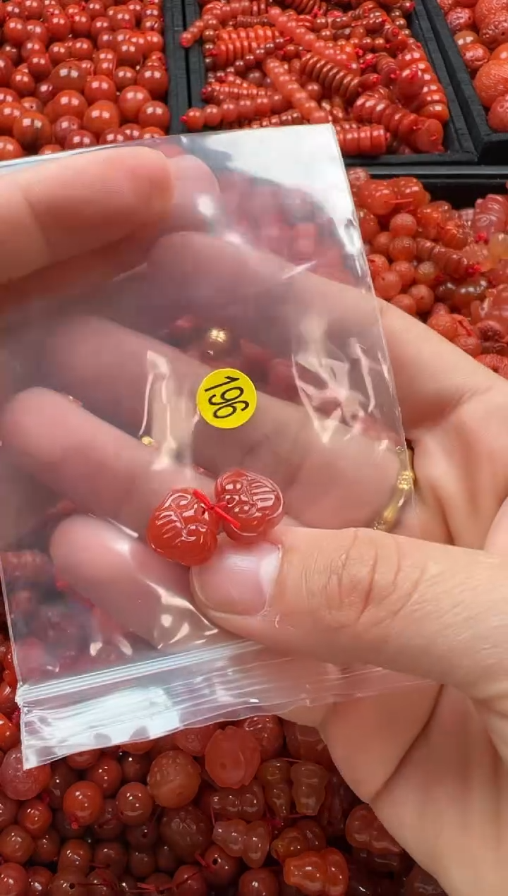 【闪购商品】南红玛瑙颈饰未镶嵌1