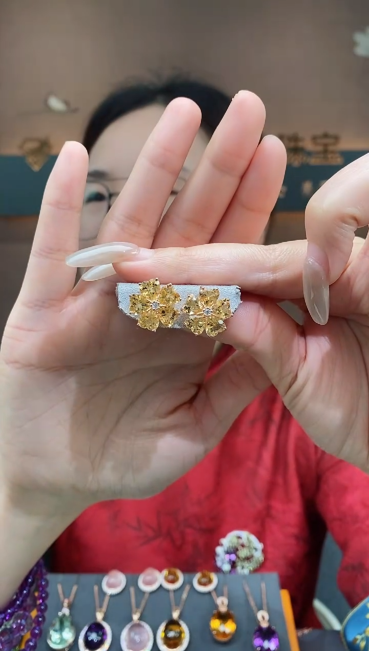 【闪购商品】黄晶耳钉银S925镶嵌黄晶耳钉