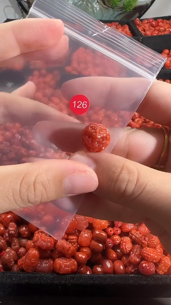 颈饰未镶嵌南红玛瑙1