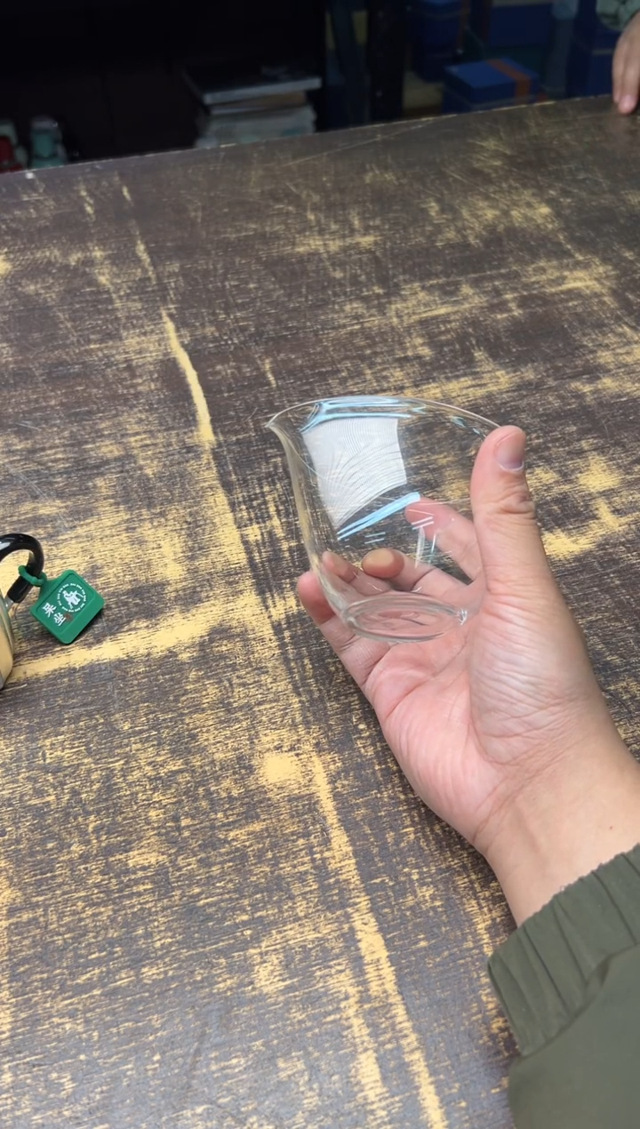【闪购商品】/魏小玻水滴公杯（透明）