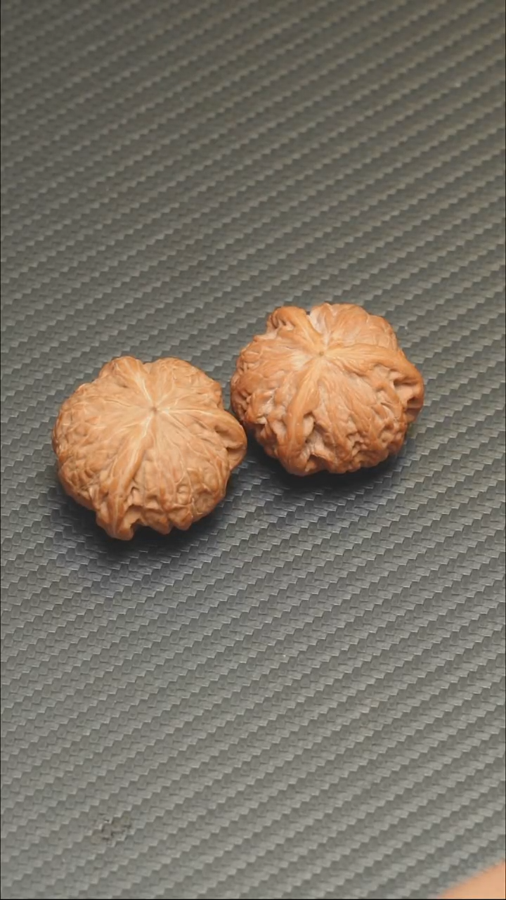 吊坠文玩核桃40铁锤奔 25年头货