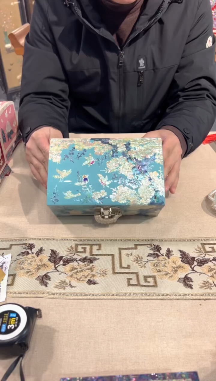 【闪购商品】鱼锁绒布底·弘贝雅螺钿漆器文化馆