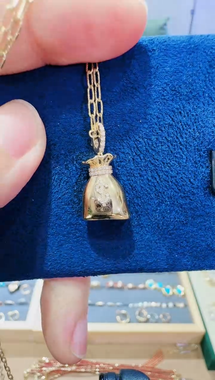 【闪购商品】钻石吊坠18K金镶嵌钻石单吊坠不含链