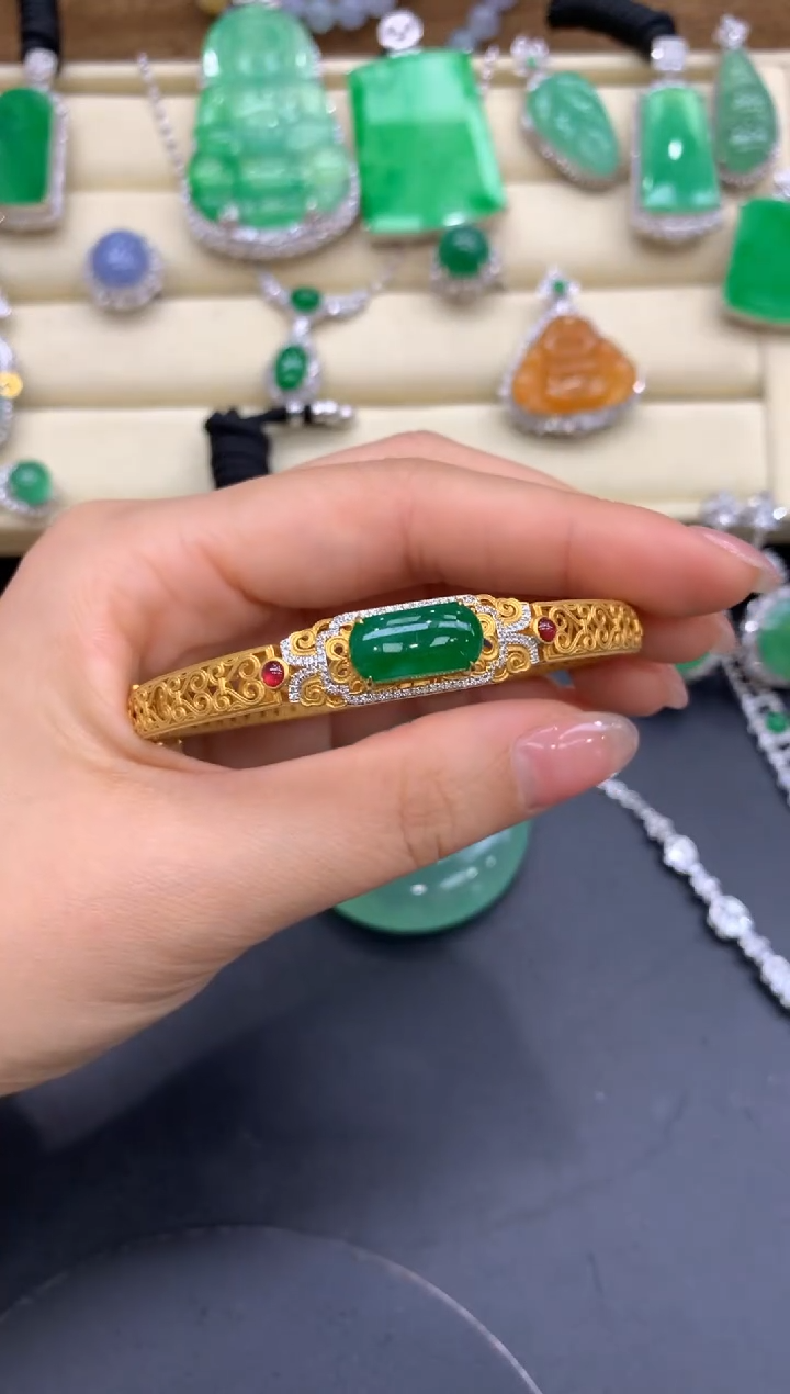 【闪购商品】翡翠手镯18K金镶嵌736-中国好珍宝