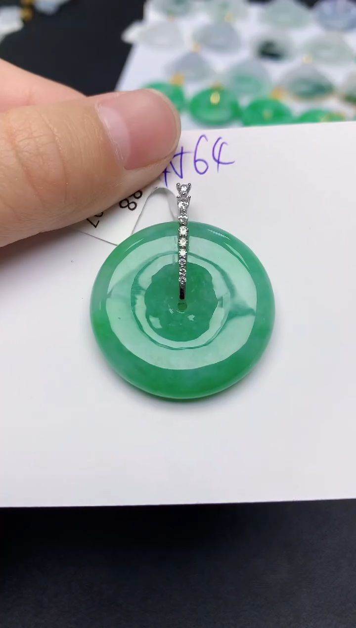 颈饰18K金镶嵌翡翠天然缅甸A货翡翠百元以上9元证书费自理