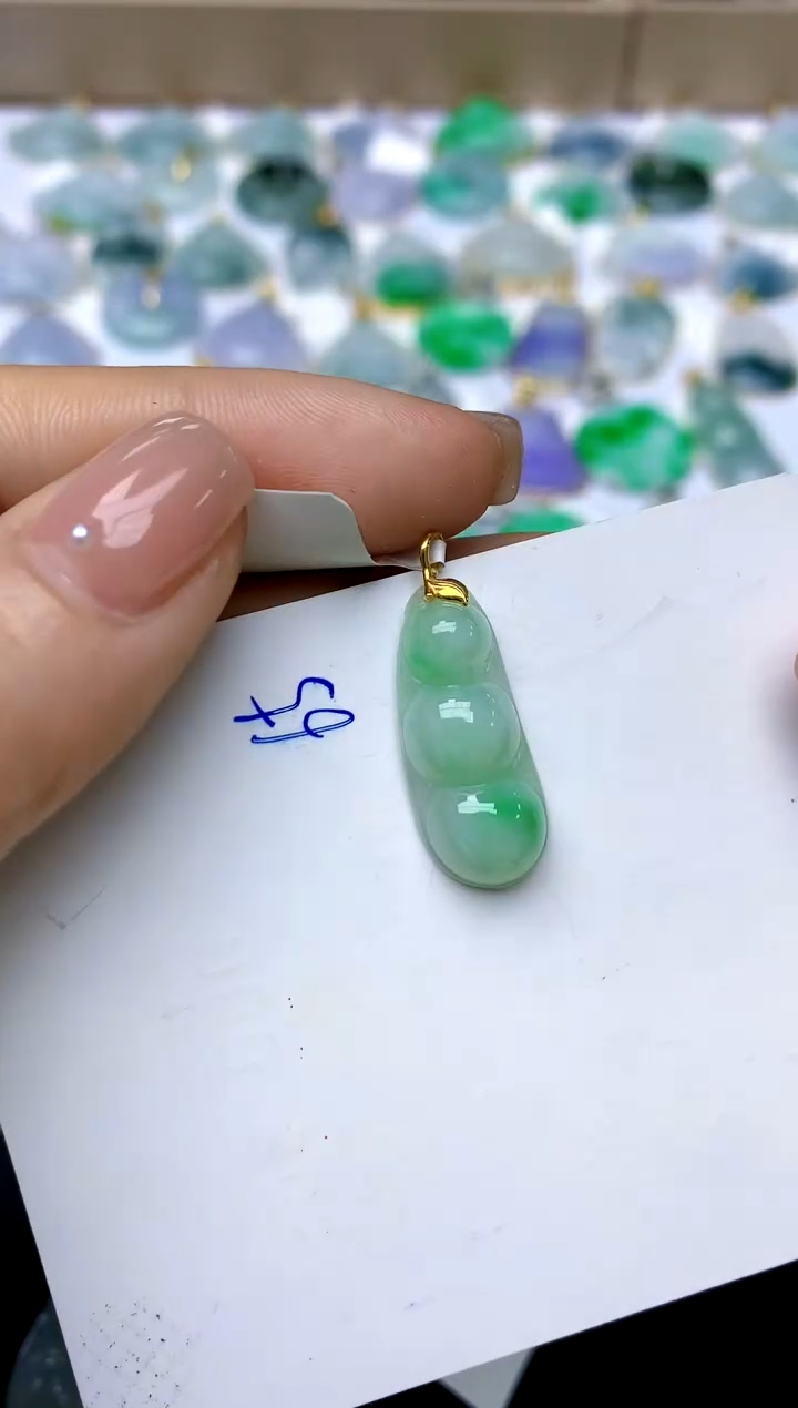 【闪购商品】翡翠颈饰18K金镶嵌65天然A货翡翠