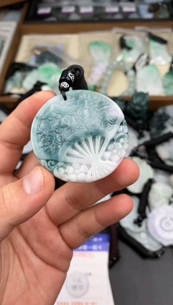 【闪购商品】翡翠颈饰未镶嵌  天然翡翠，一物一图