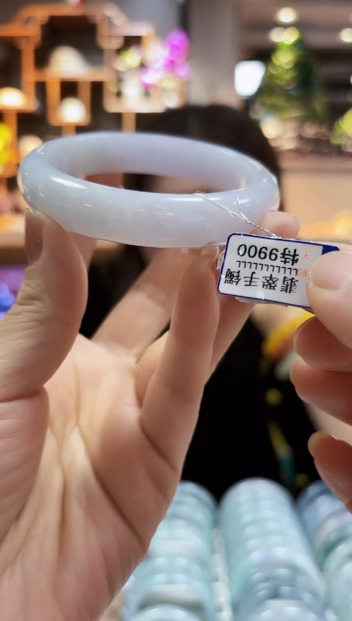 【闪购商品】翡翠颈饰未镶嵌63手镯