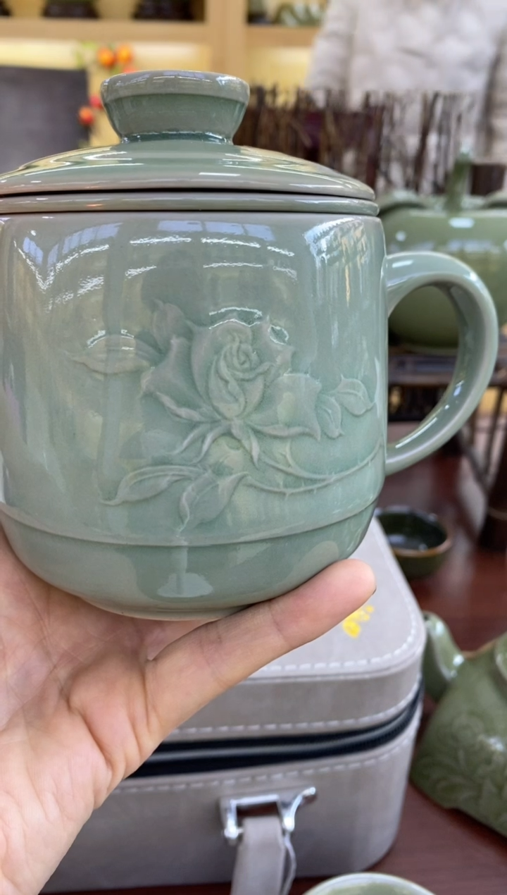 【闪购商品】021517手工干刻牡丹茶漏杯