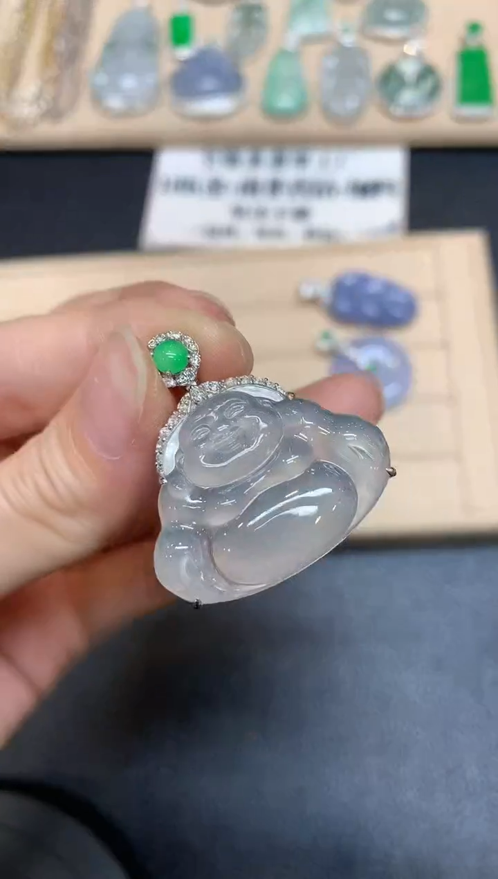 【闪购商品】翡翠颈饰18K金镶嵌佛公【无服务费】