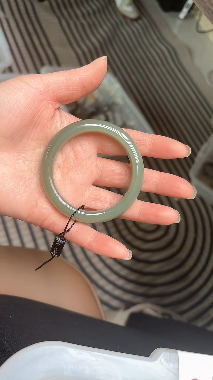 【闪购商品】和田玉手镯未镶嵌圈口55  X-14