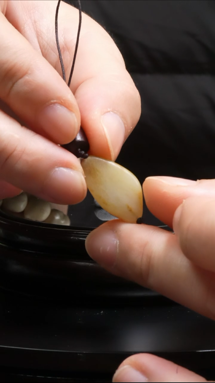 【闪购商品】和田玉吊坠(不含链)未镶嵌3.8g-和田玉原石