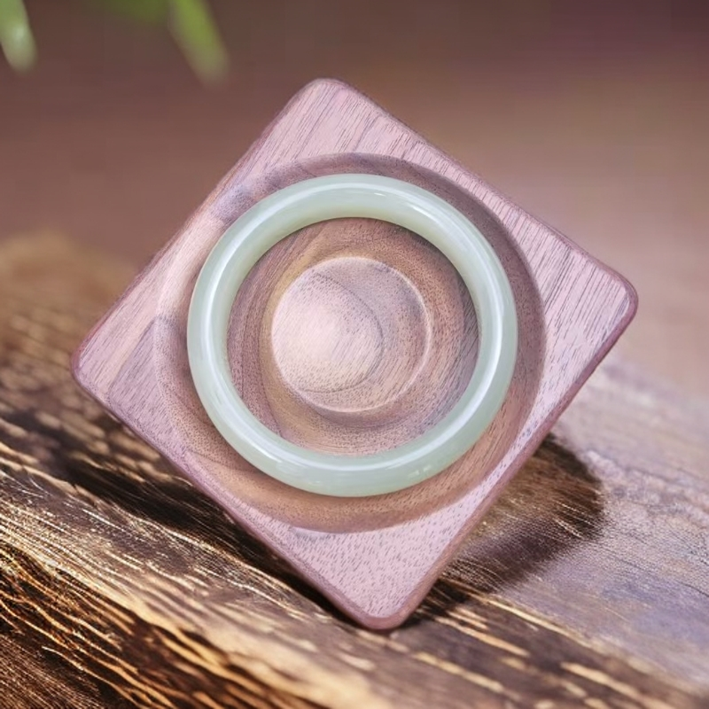 【佳玺壹店】 天然玉石 晴水湖水绿中宽