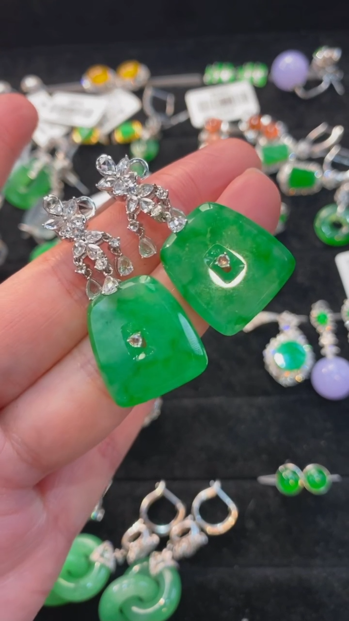 【闪购商品】翡翠颈饰未镶嵌耳环