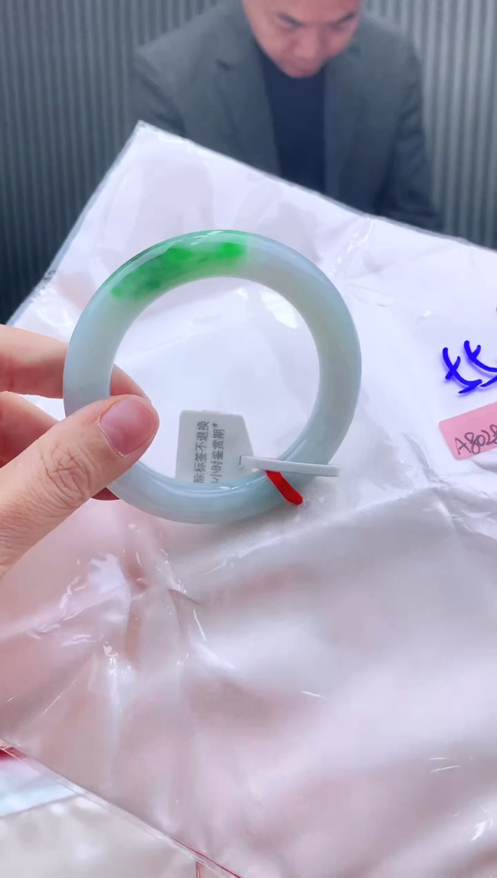 未镶嵌手镯翡翠55+