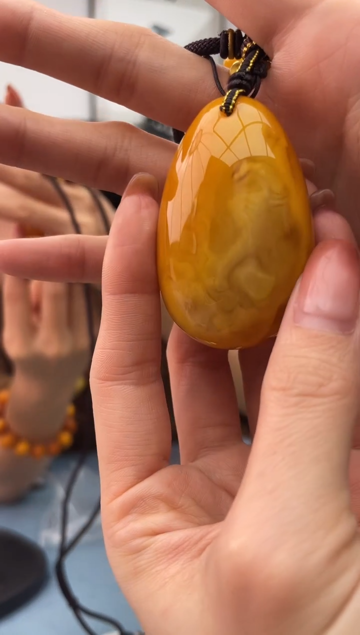 【闪购商品】蜜蜡珠宝奇石未镶嵌微瑕配绳假一罚十，023