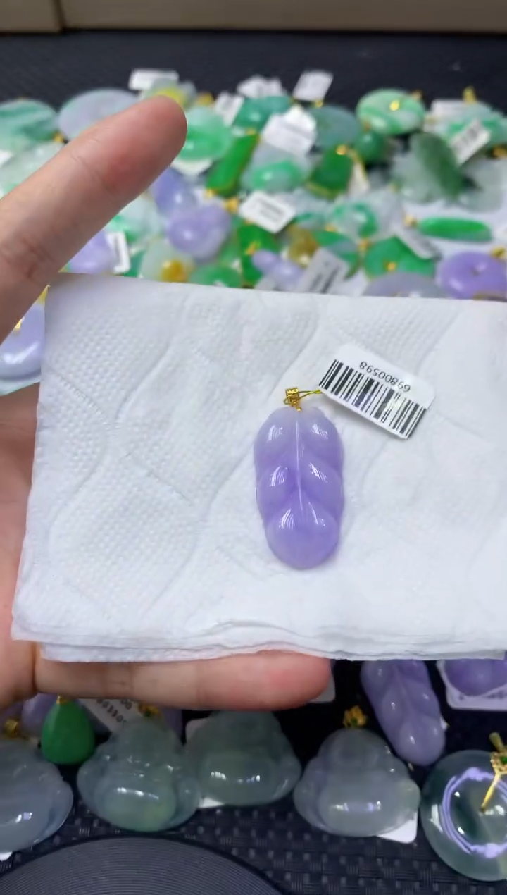 颈饰18K金镶嵌翡翠天然缅甸翡翠A货