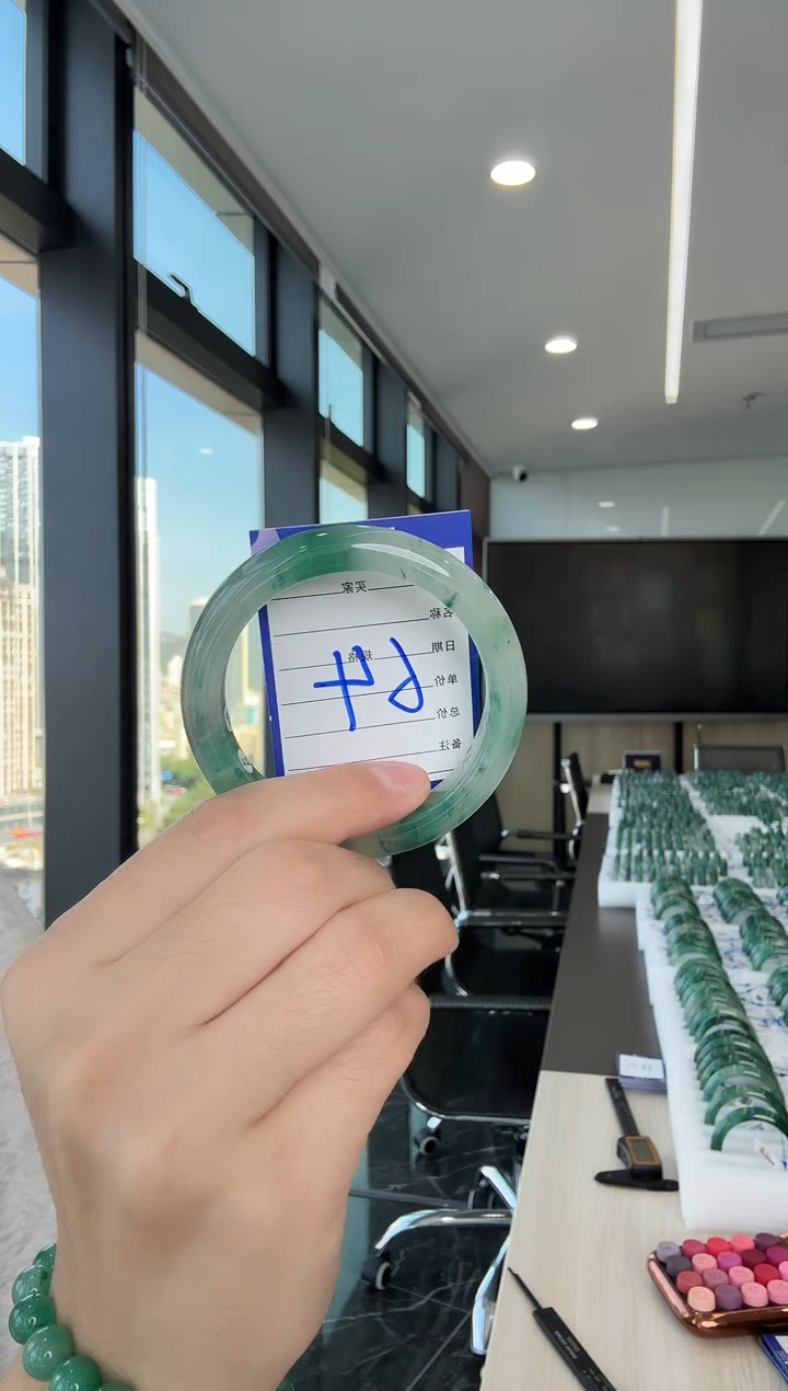 未镶嵌手镯石英质玉（非洲翠）57圈口  手镯手镯