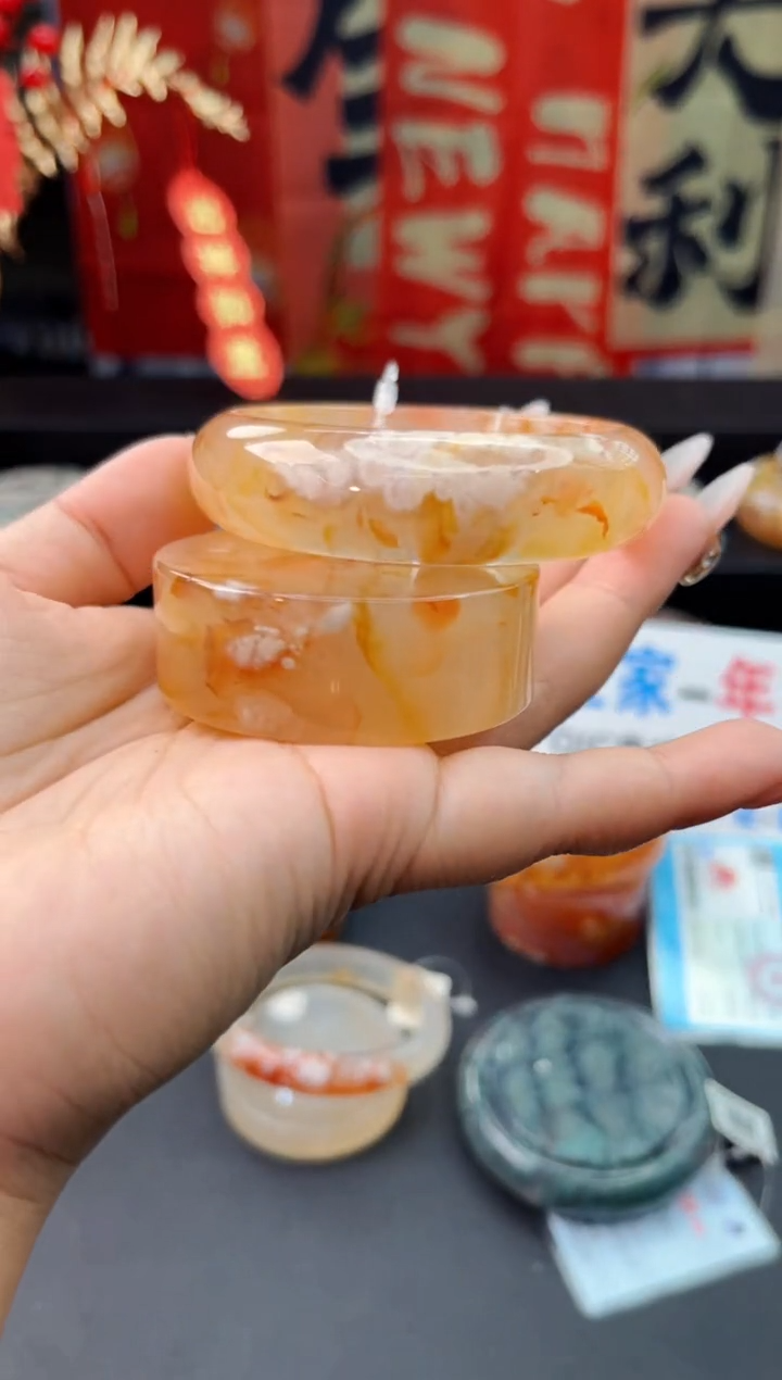 【闪购商品】石英质玉手镯未镶嵌赠送镯心（56圈口）