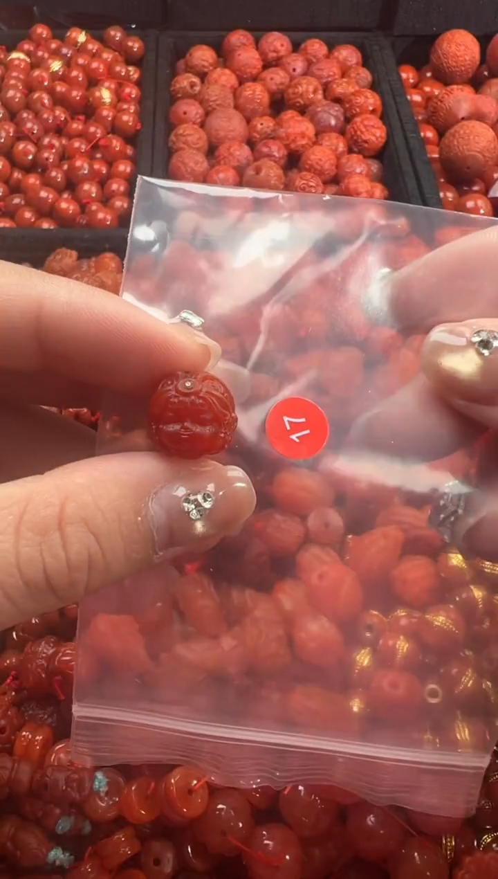 南红玛瑙未镶嵌颈饰1