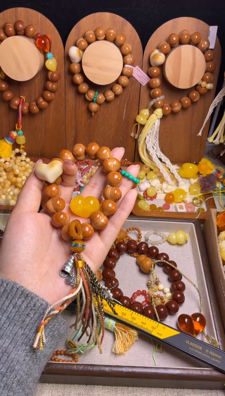 手串猴头核桃单***使全品新品高桃17爱心绿跑环藏式流苏