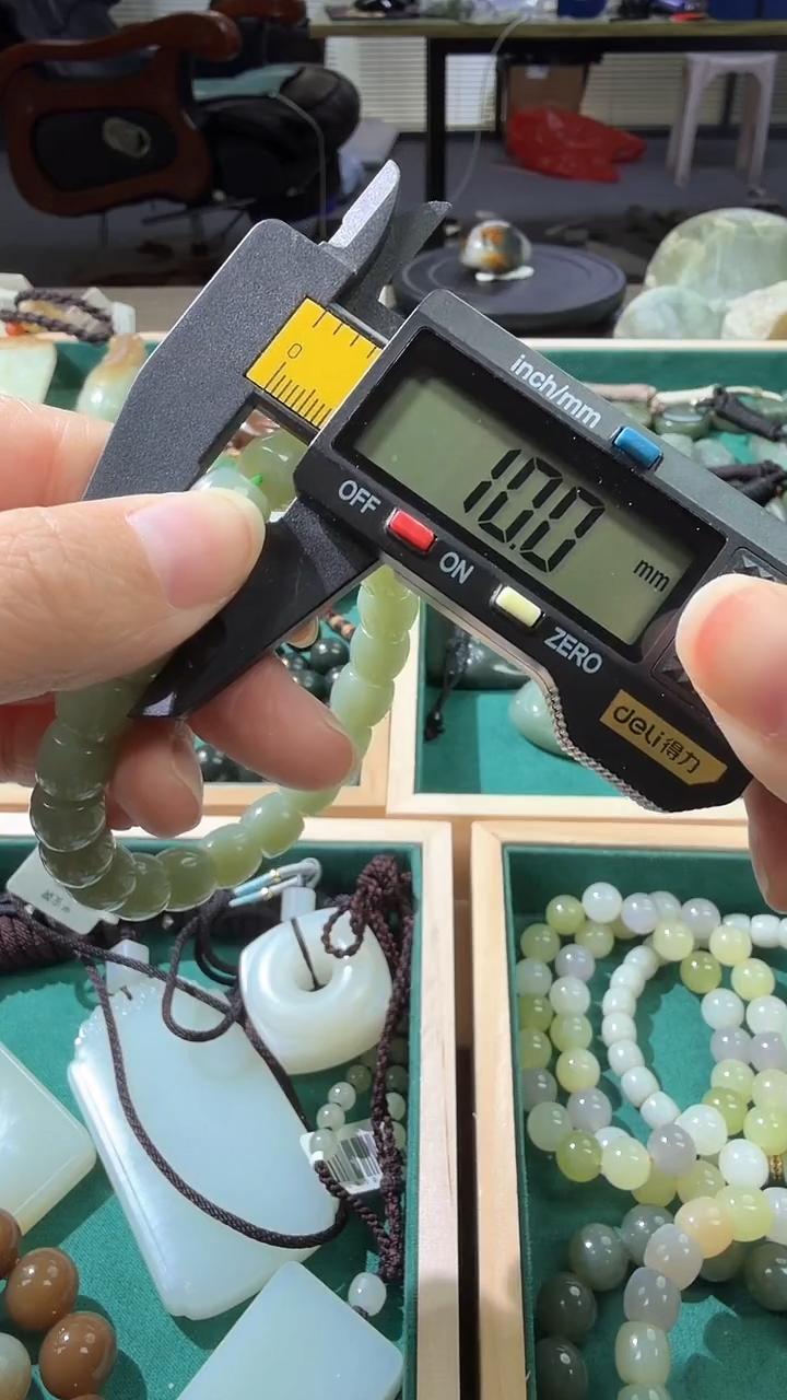 未镶嵌手串和田玉新疆且末料青白玉精工9*10mm手串