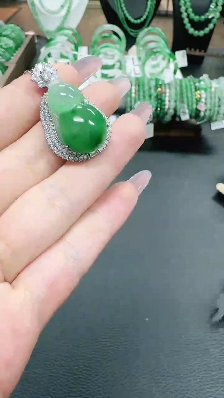 未镶嵌1石英质玉（非洲翠）/0898