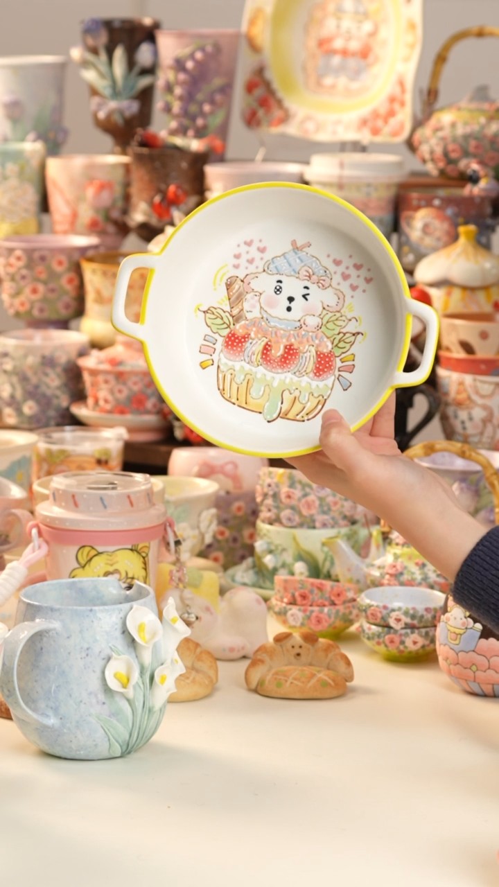 摆件陶景德镇釉下彩手绘设计师款陶瓷