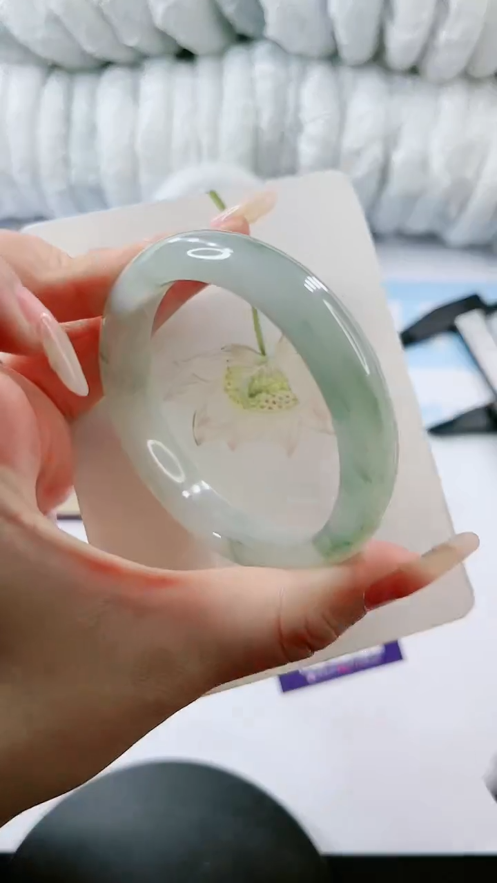 【闪购商品】石英质玉手镯未镶嵌多样性发货L497